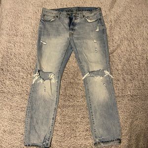 American Eagle light wash ripped jeans
